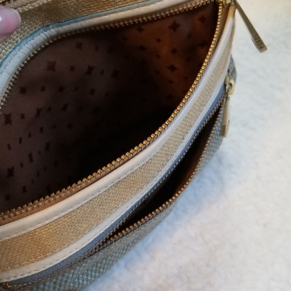 CLOSING SALE FOSSIL Explorer Crossbody - Picture 6 of 14
